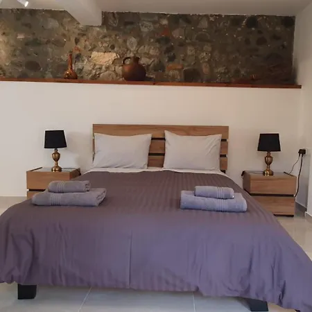 Chic Elegance Meets Village Gem * Pelendri