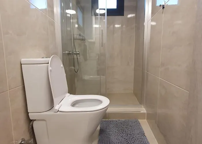 Chic Elegance Meets Village Gem Lägenhet *